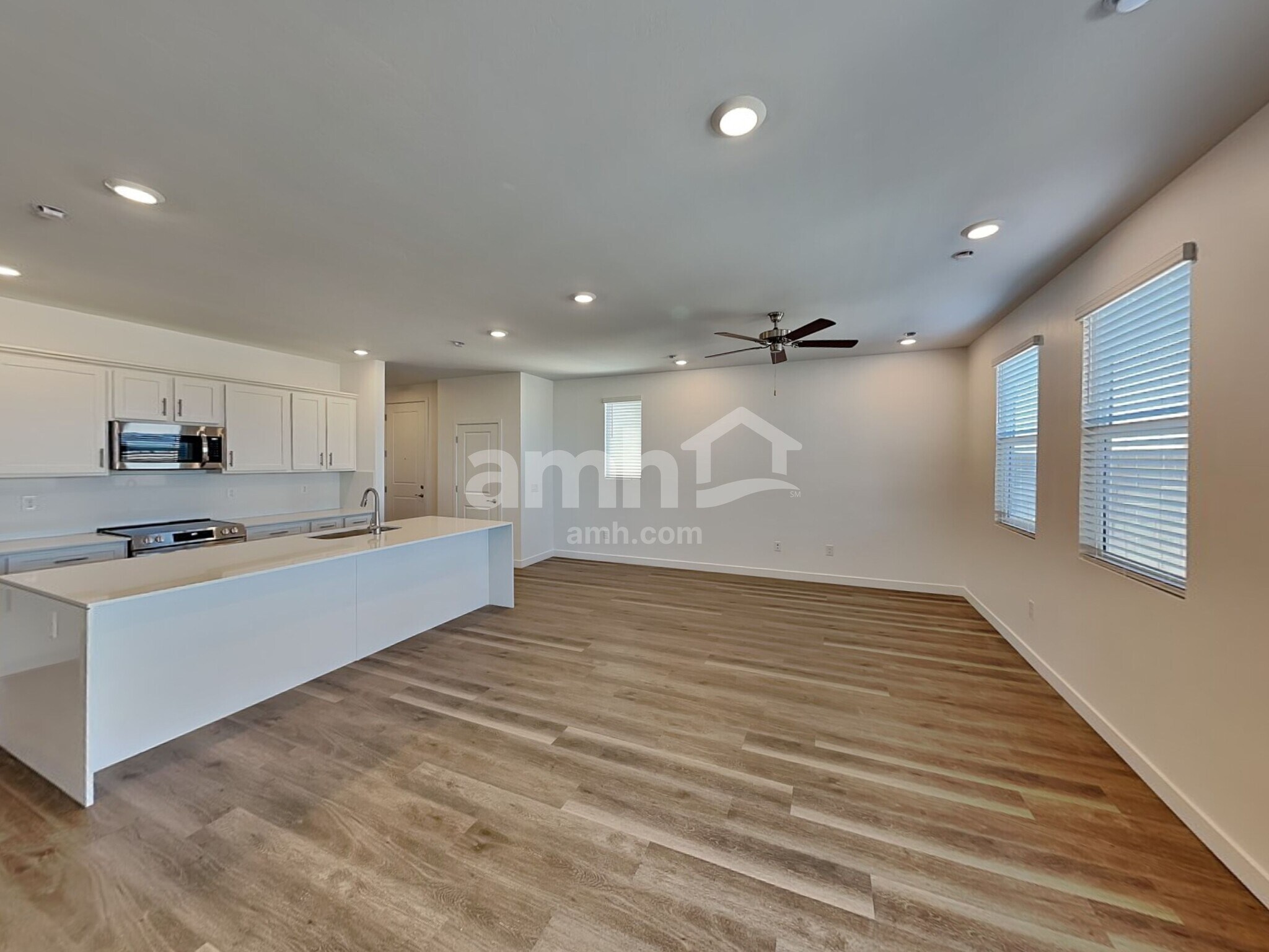 Building Photo - 9555 Harkes Dr