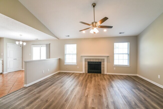 Building Photo - 14 Lake Dr N