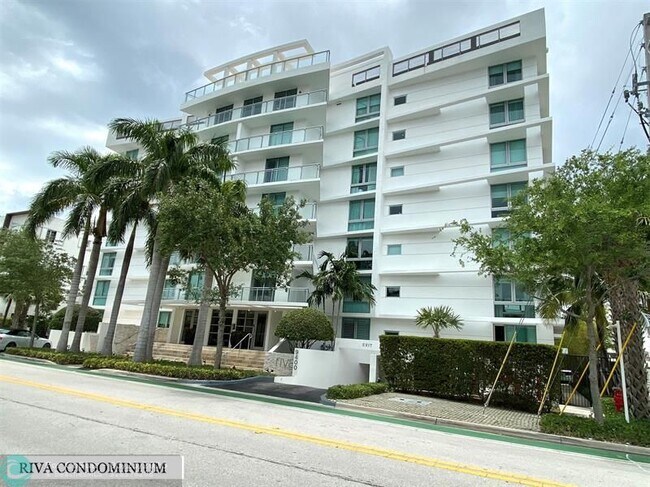 Building Photo - 9400 W Bay Harbor Dr