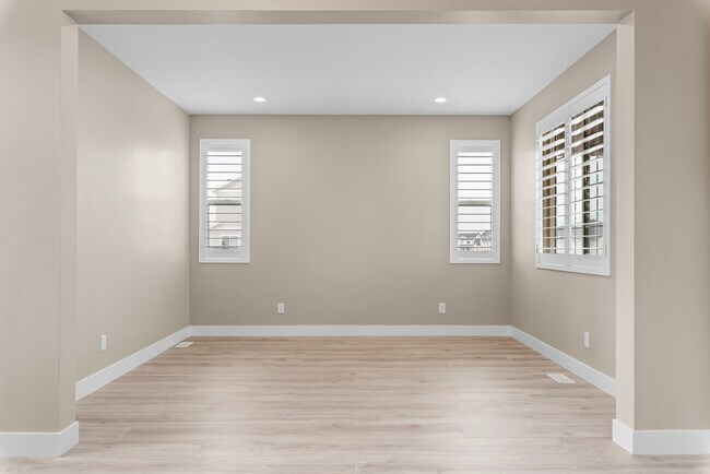 Building Photo - 874 Windsong Wy