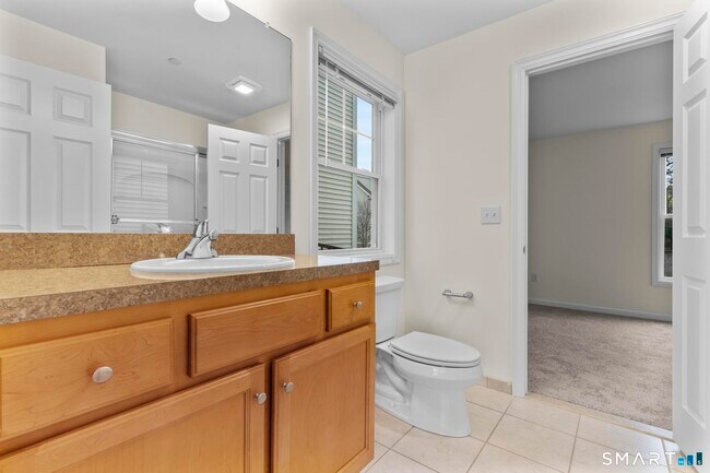 Building Photo - 15 W Main St