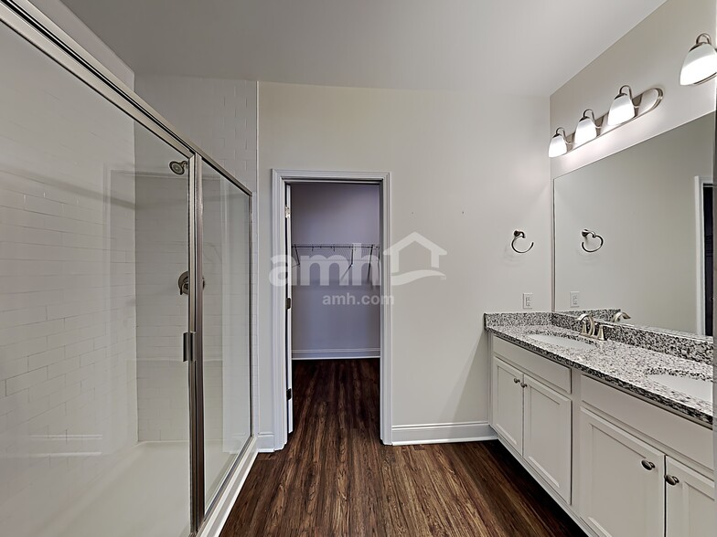 Building Photo - 406 Otter Trail