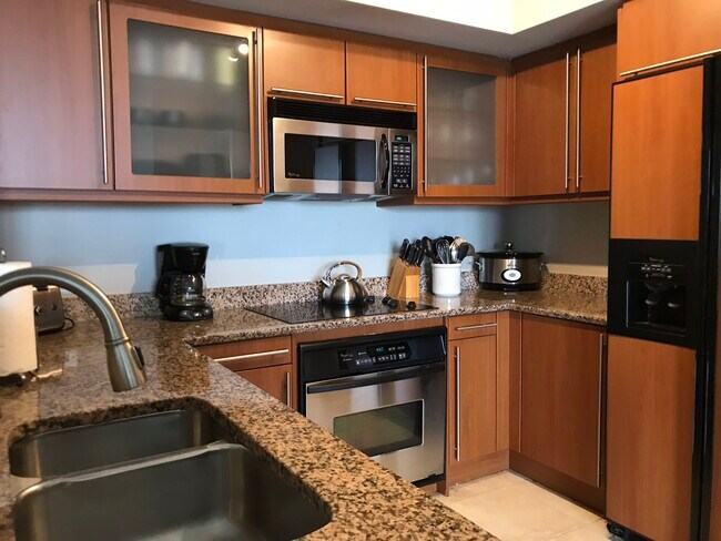 Building Photo - 2080 S Ocean Dr