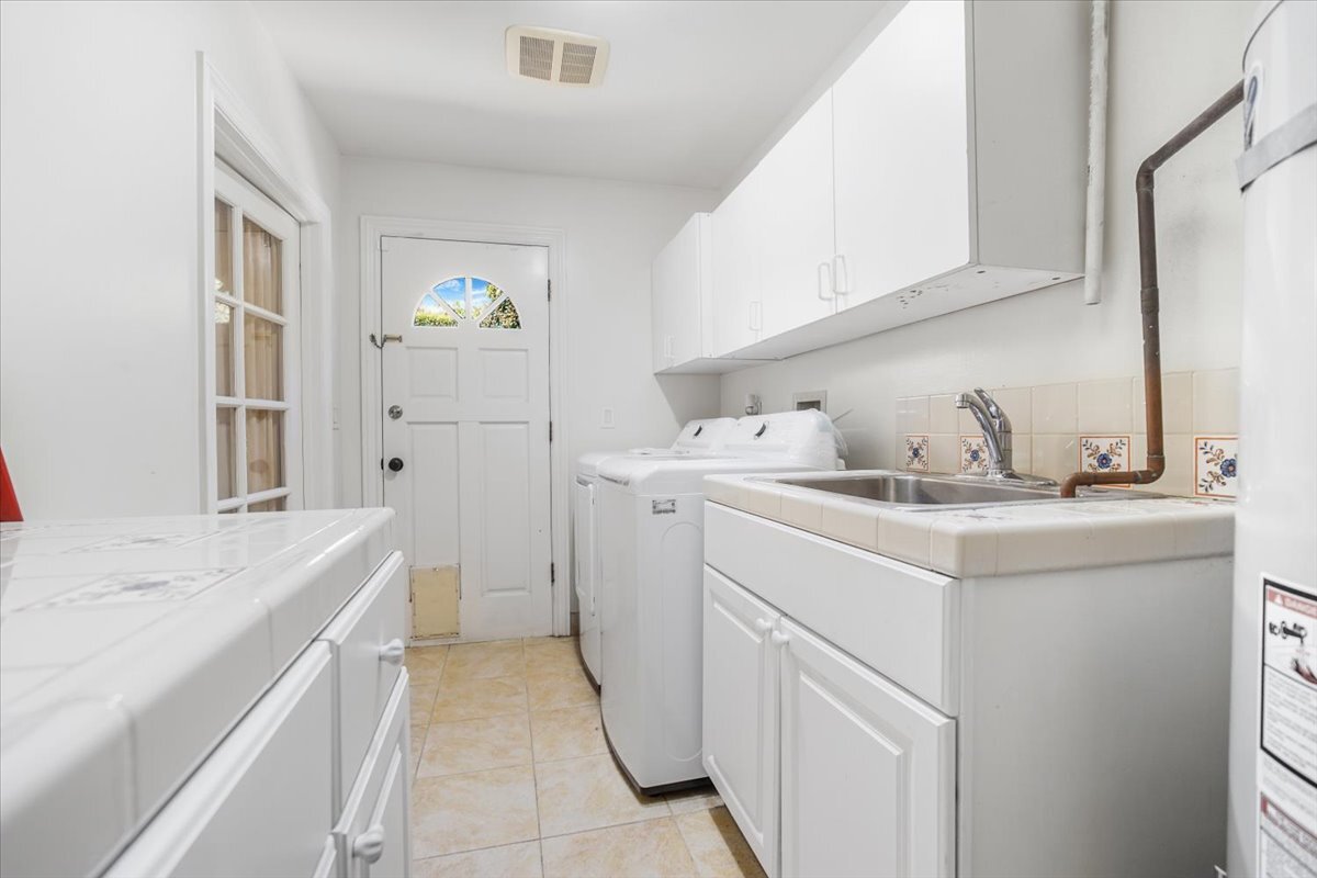 Building Photo - 114 S Layton Dr