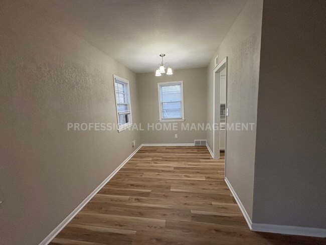 Building Photo - Freshly Remodeled 3-Bedroom, 1-Bathroom with 2-Car Detached Garage!