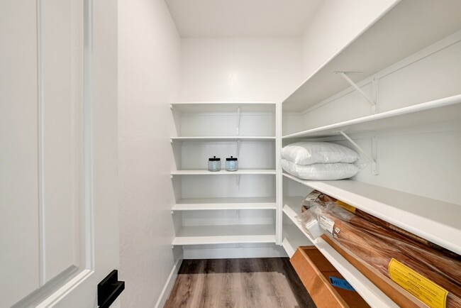 Building Photo - 131 N Un St