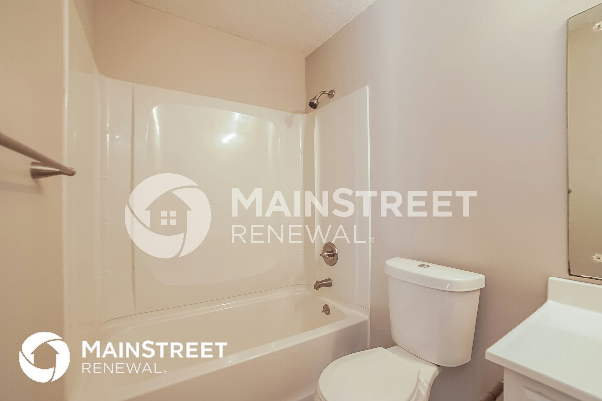 Building Photo - 3555 Dorchester Dr