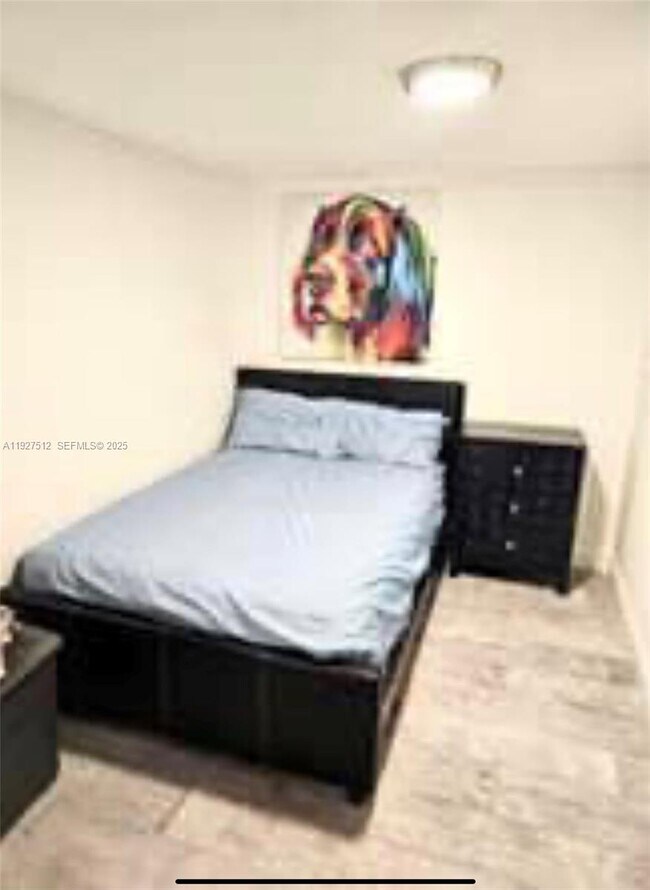 Building Photo - 3401 N Country Club Dr