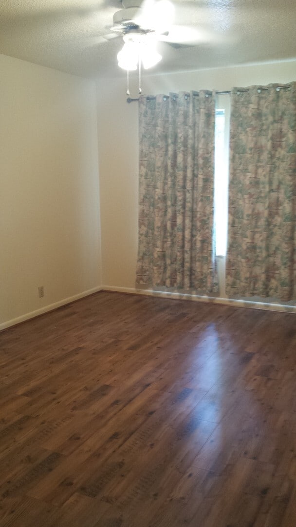 Building Photo - 120 Emperado Way