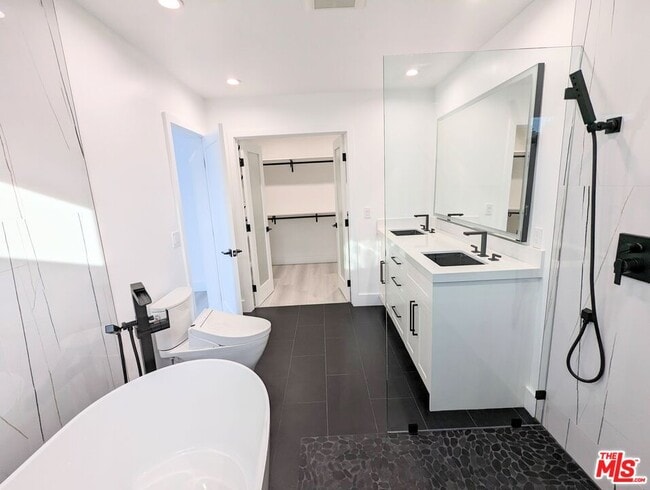 Building Photo - 1917 11th St