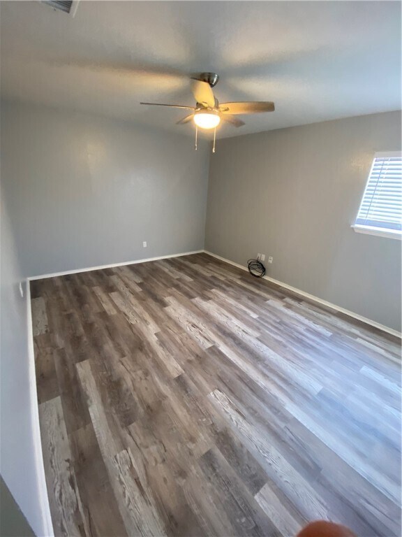 Building Photo - 313 Easy St