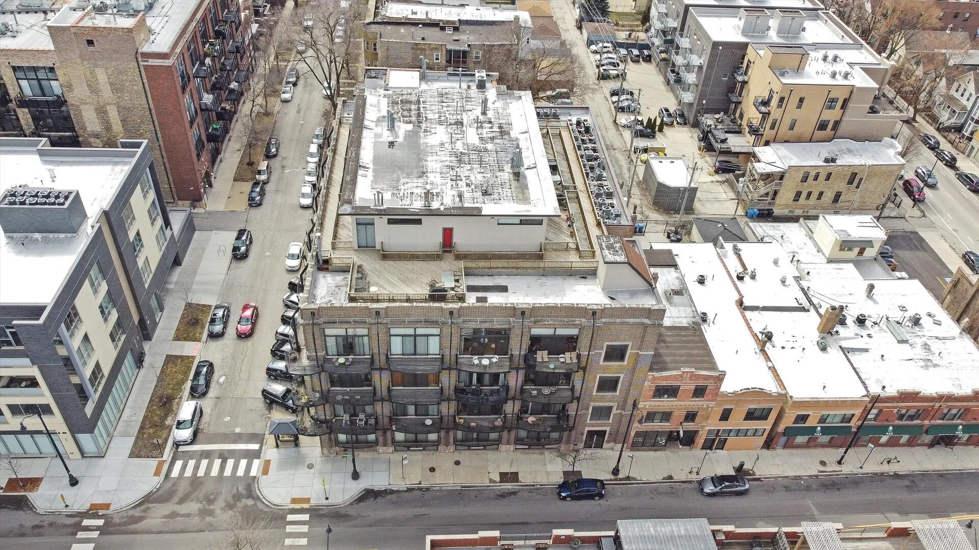 Building Photo - 2735 W Armitage Ave