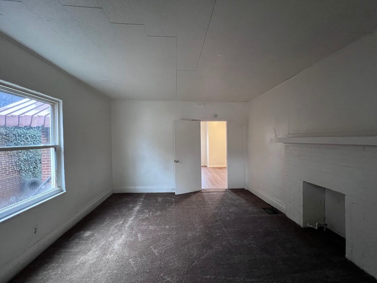 Building Photo - 207 E 10th Ave