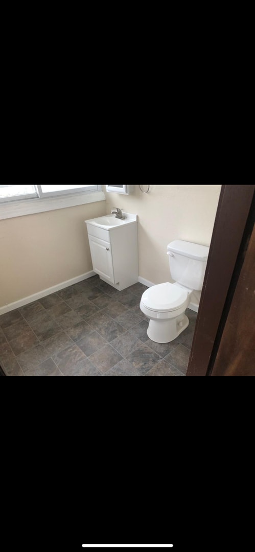 Building Photo - Check out this 3bdr, 2.5 bath home for rent