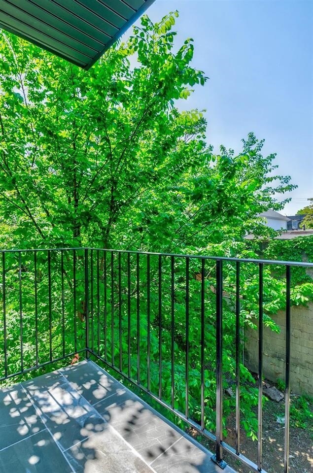 Building Photo - 85 Myrtle Ave