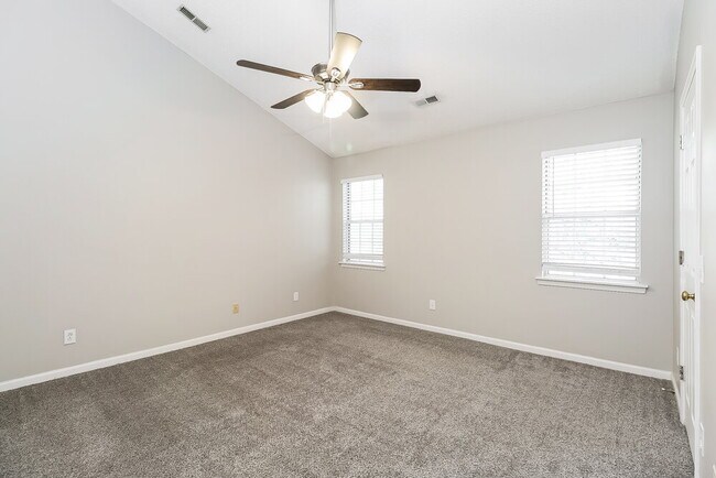 Building Photo - 8914 Clifton Meadow Dr