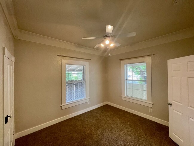 Building Photo - Dont miss this 1915 Updated Gem 3/1