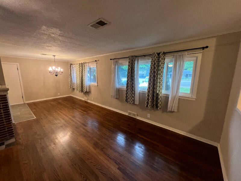 Building Photo - 2121 W Wedington Dr