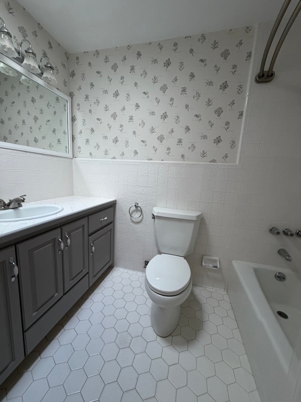 Building Photo - 1500 Ave E NE