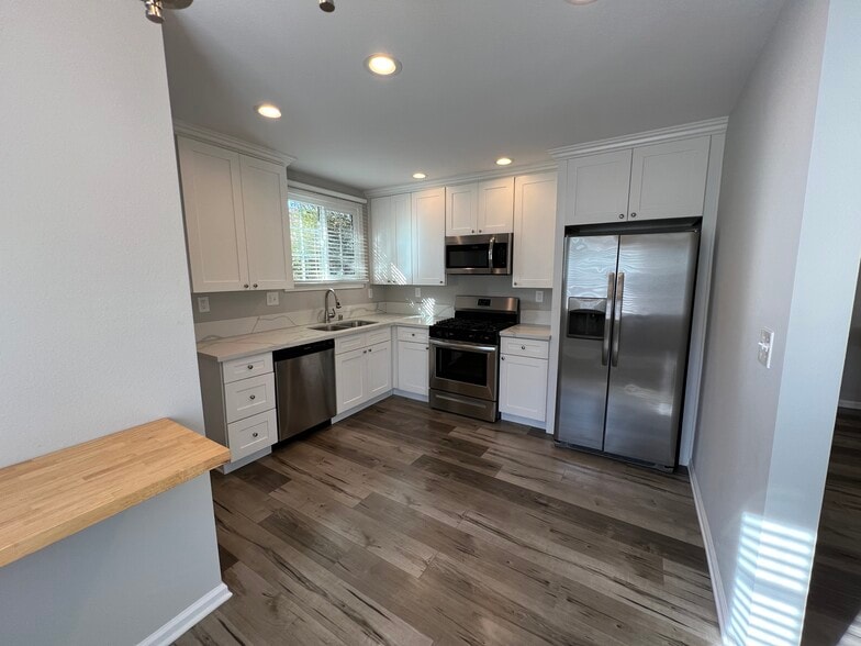 Building Photo - 7307 Ensign Ave