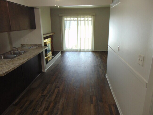 Building Photo - 11730 Riverside Dr
