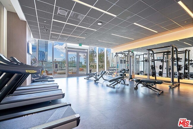 Building Photo - 889 Francisco St