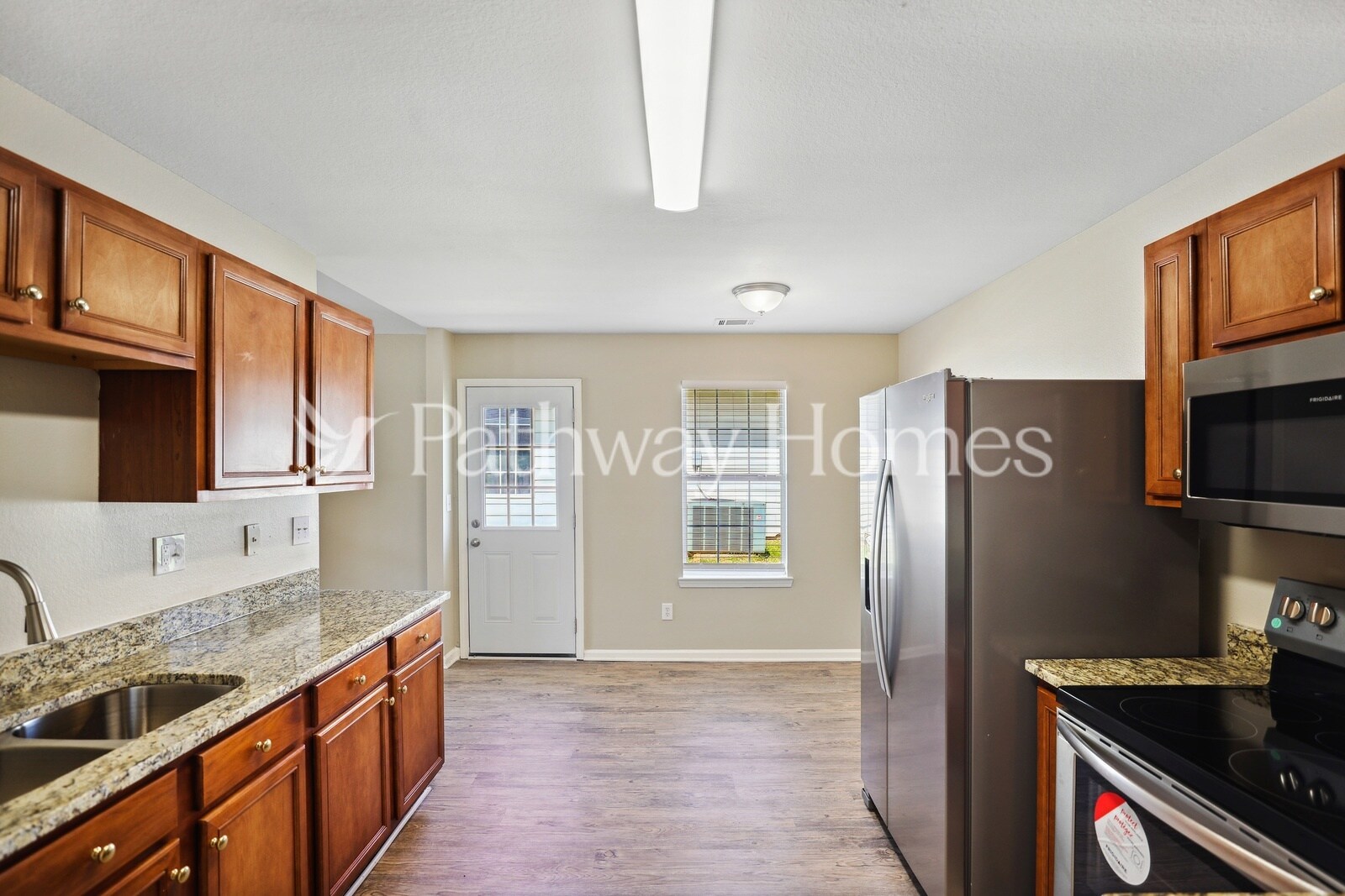 Building Photo - 310 Lakeview Trail