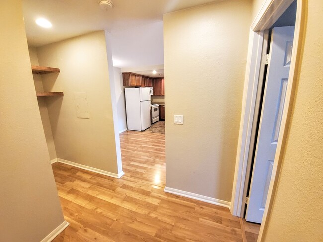 Building Photo - Upgraded 1 Bedroom 1 Bath with Balcony in ...