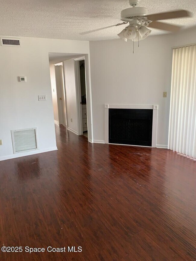 Building Photo - 3595 Sable Palm Ln