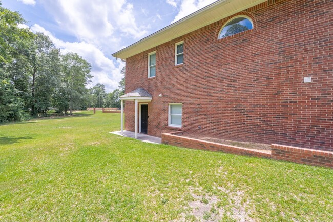 Building Photo - 785 Glenwood Dr