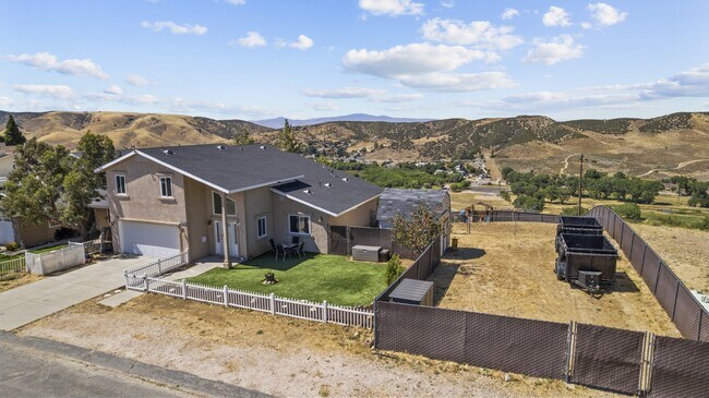 Building Photo - 14625 Flintstone Dr