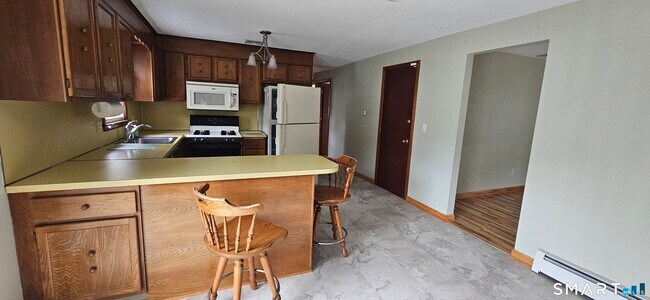 Building Photo - 14 Cadwell Ct