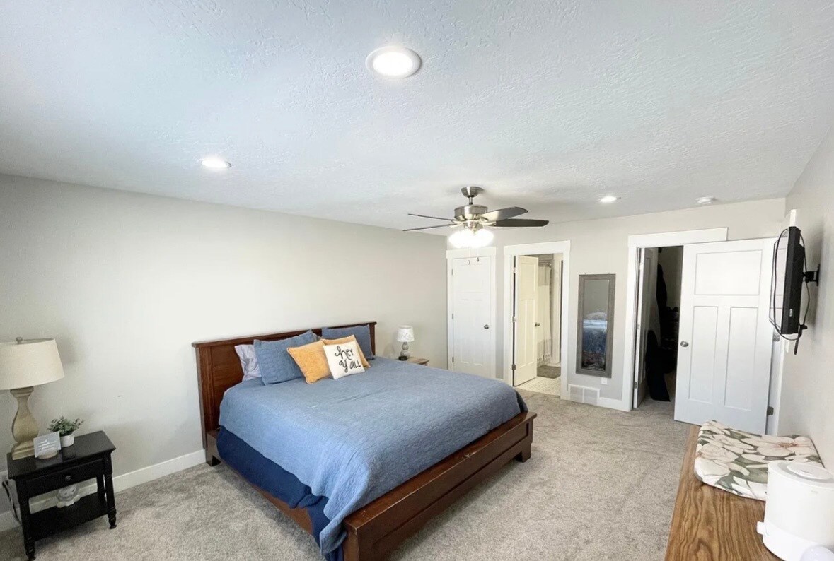 Building Photo - 1999 E Abbey Way