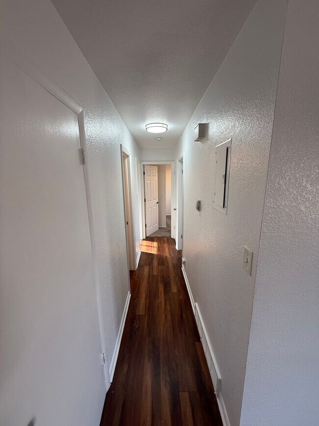 Building Photo - Lansing27