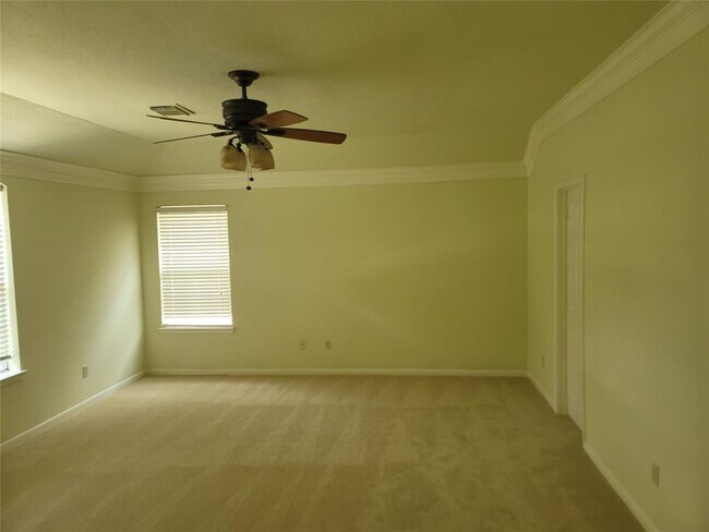 Building Photo - 2423 Waterwood Dr