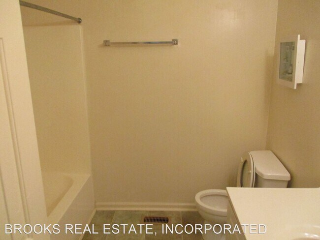 Building Photo - 3 br, 2.5 bath House - 1301 Bridge Crossing