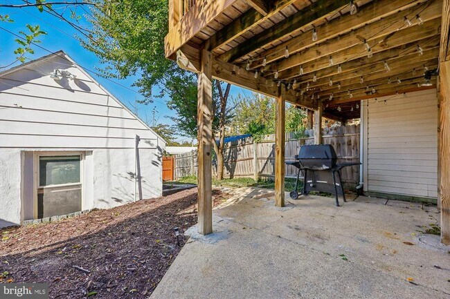 Building Photo - 4808 Fort Totten Dr NE