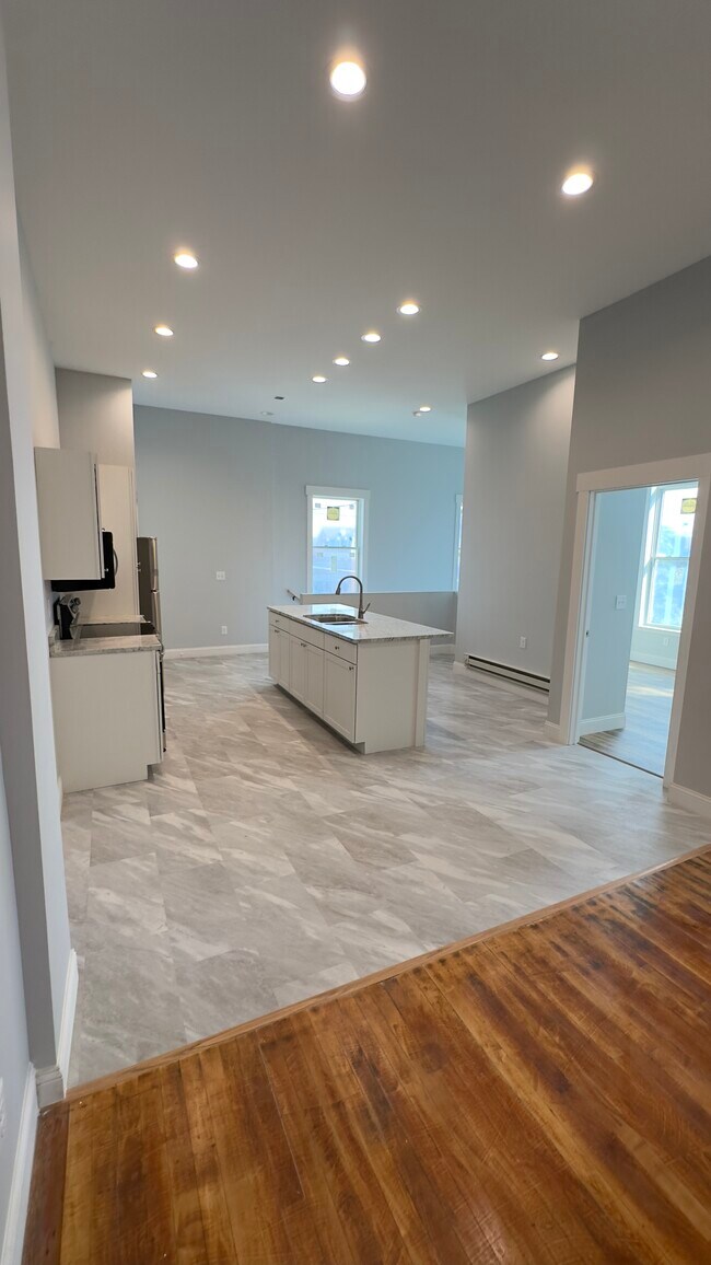 Building Photo - Downtown Rental Units