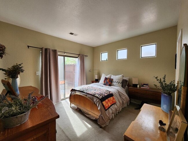 Building Photo - 4028 Paseo del Sol