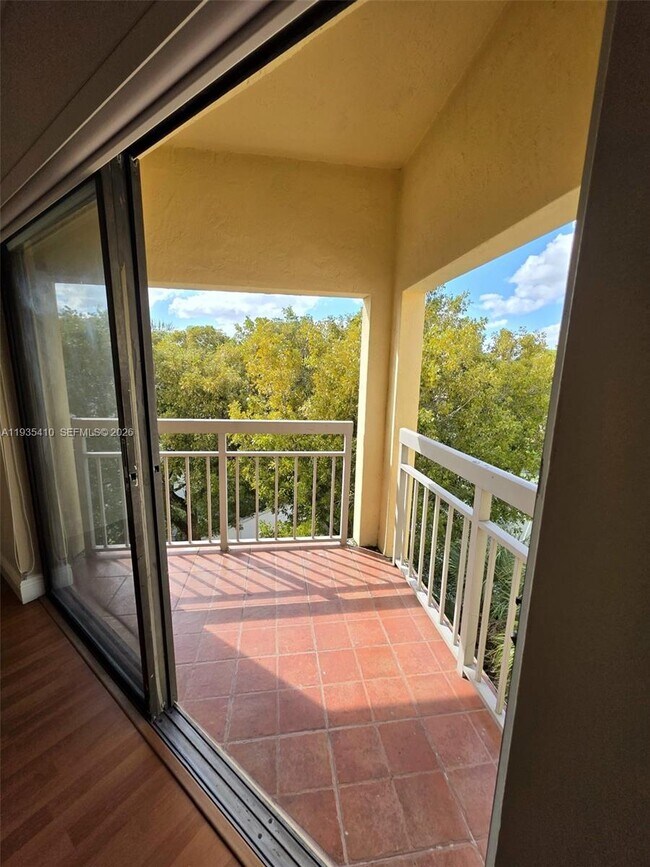 Building Photo - 8290 Lake Dr