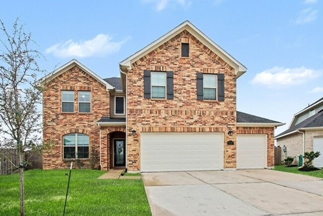 Building Photo - 8114 Royal Palm Ct