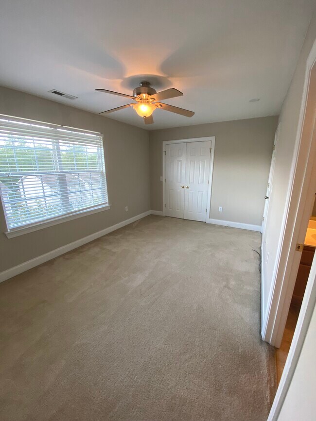 This is the secondary bedroom. It is a generous size with great sized closet and full bath. - 137 High Ridge Rd