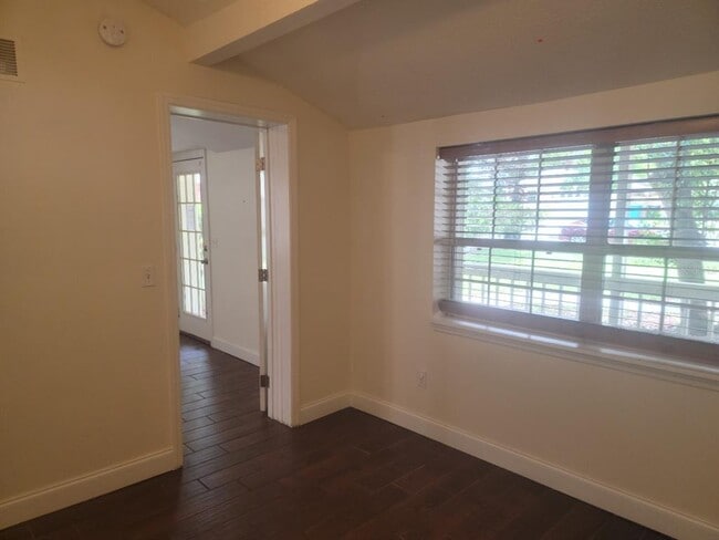 Building Photo - 1313 Canton St