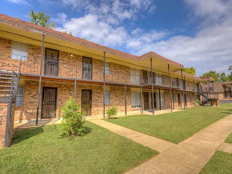 Primary Photo - Beverly Springs