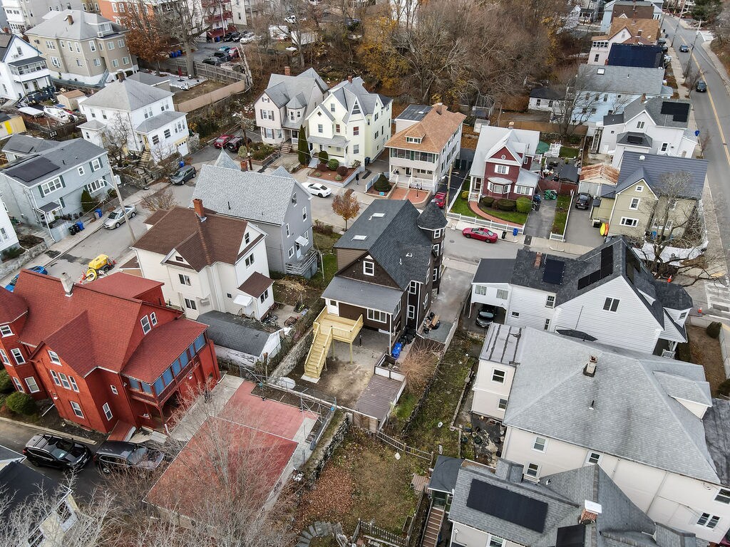 Building Photo - 11 Knollin St