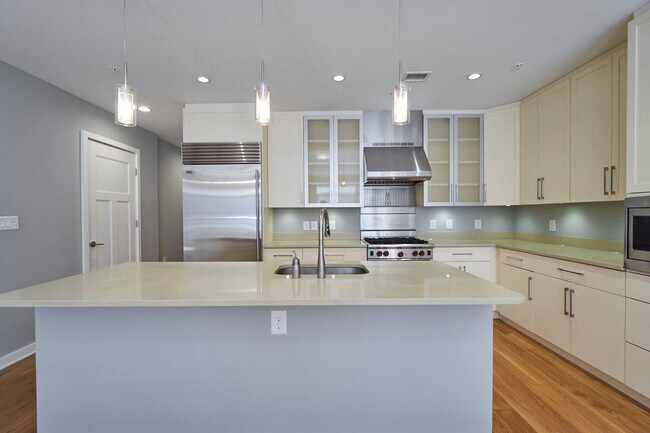 Building Photo - 1610 N Queen St