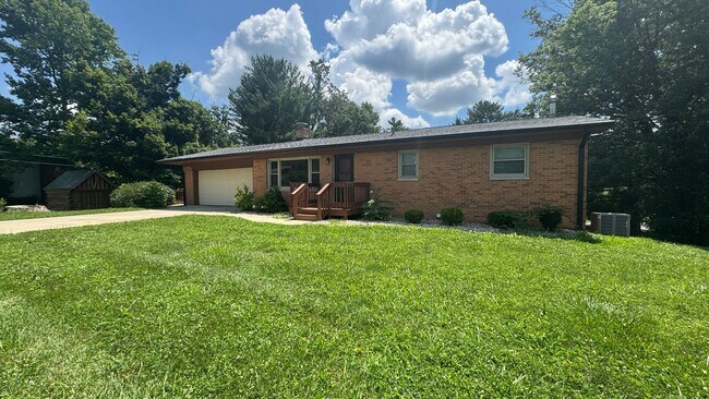 Building Photo - Available Aug 7th, 2026!