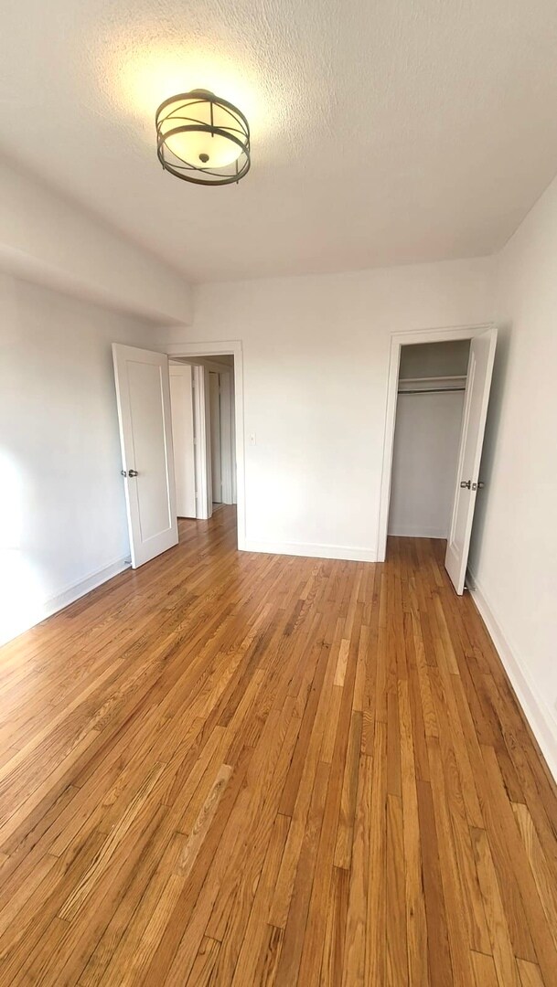 Building Photo - 1107 N Avers Ave