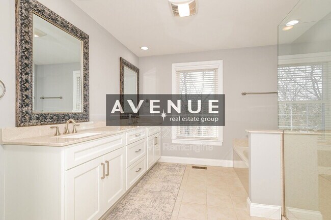 Building Photo - 17711 Westhampton Woods Dr