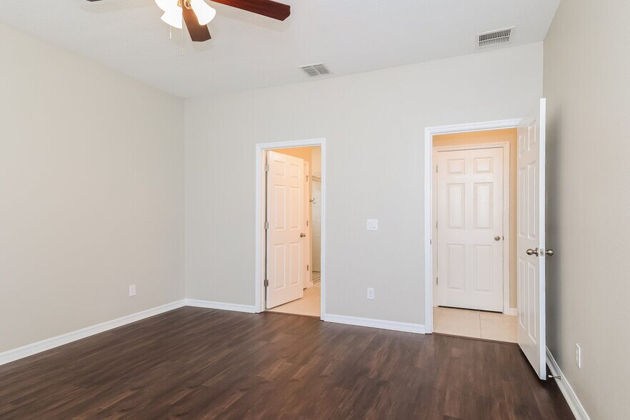Building Photo - 2240 Grasmere View Pkwy N